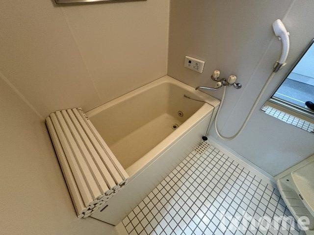 エスポアール前川の浴室|日々の疲れを癒すお風呂付です