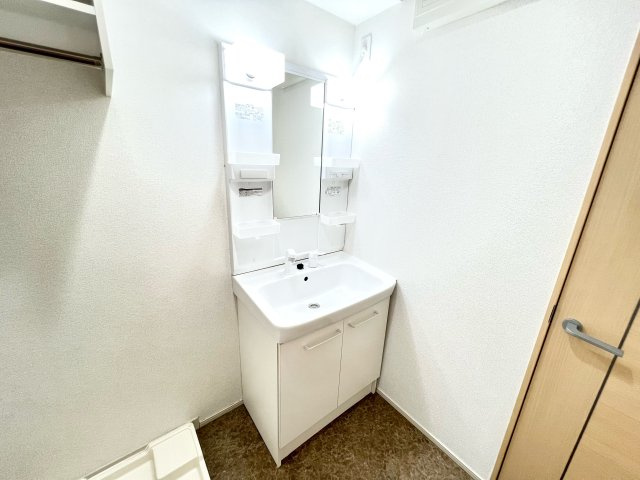 シャルムパピヨンの独立洗面台|使いやすい洗面所です