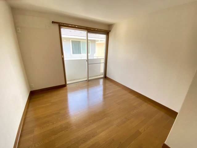 上菅2丁目　の洋室