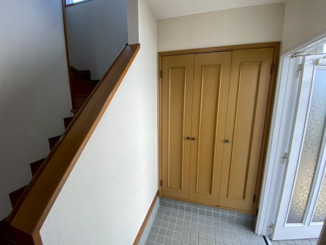 上菅2丁目　の玄関