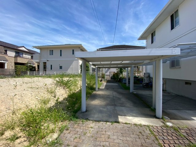 上菅2丁目　の駐車場