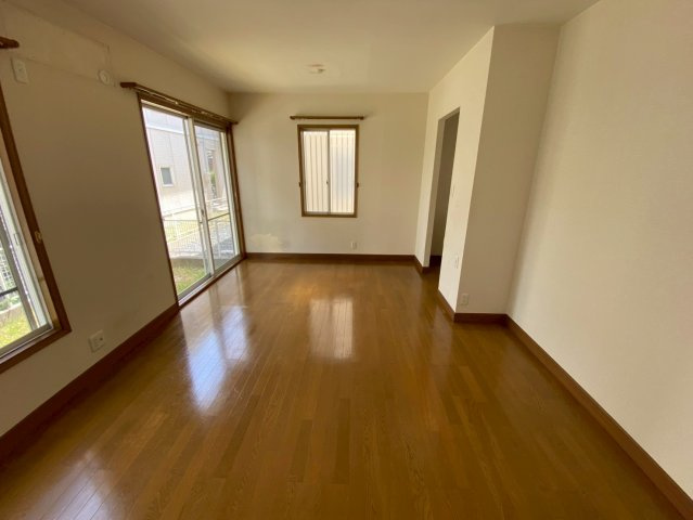 上菅2丁目　の居間・リビング