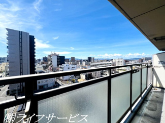 【展望】 | バルコニーからの眺望／８階部分につき良好です！背の高い建物とは距離がある為、気になりません！