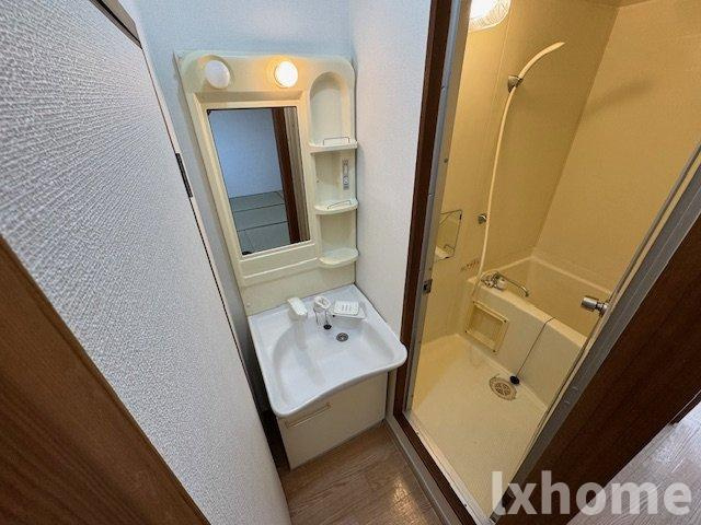 アンフィニィ沢良宜の独立洗面台|朝の支度にも助かる、独立の洗髪洗面化粧台