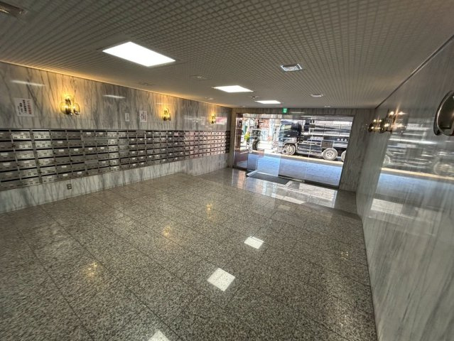 上新庄グランドハイツ北のロビー