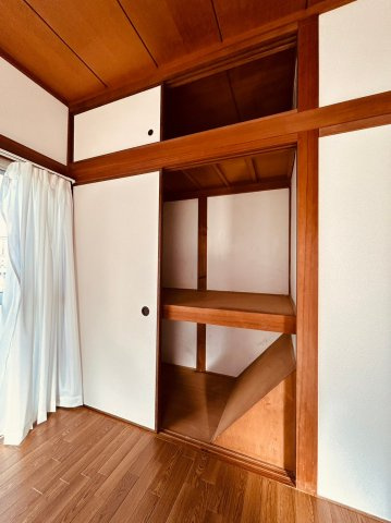 前田号貸家の収納