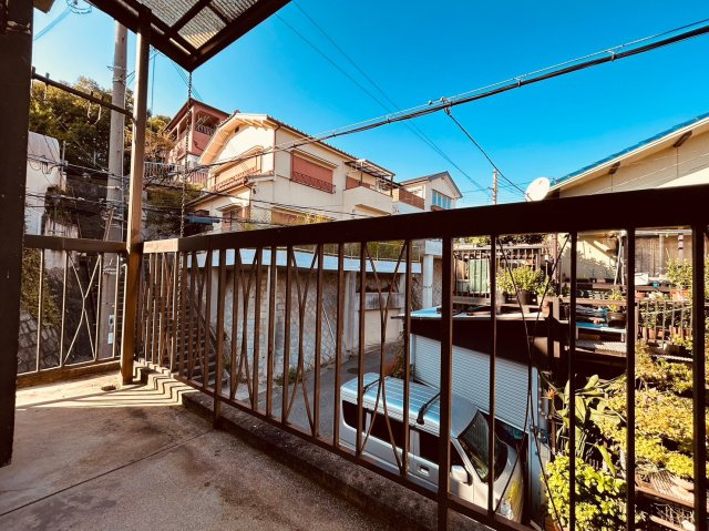 前田号貸家のバルコニー