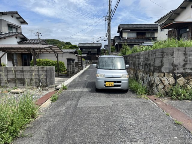 【前面道路含む現地写真】