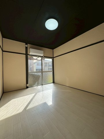 三葛アパートの居間・リビング