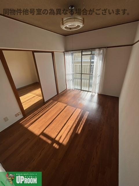 柏原農住団地S棟の洋室