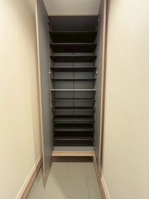 【玄関】 | 太田窪（南浦和）戸建て３号棟