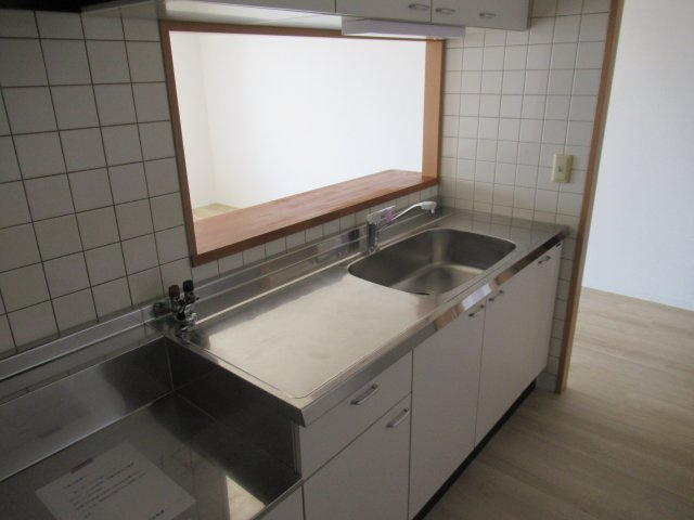 サンラフレ明石２ＬＤＫのキッチン|キッチンでお料理をお楽しみください