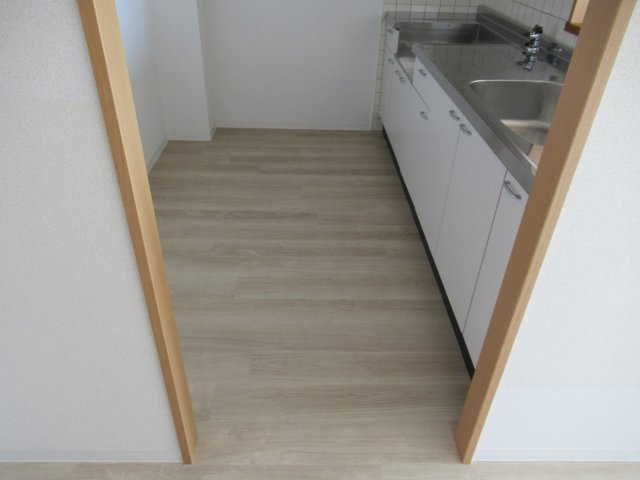 サンラフレ明石２ＬＤＫのキッチン|コンパクトなキッチンで掃除もラクラク