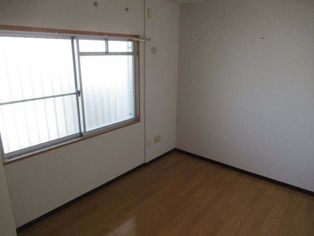 サンラフレ明石２ＬＤＫの洋室|ゆったりした洋室です