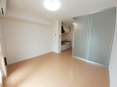 【居間・リビング】 | ジュピターⅡ | こちらの居間で趣味の時間をお楽しみください