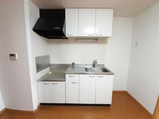 【キッチン】 | イースト・フィオーレ | コンパクトなキッチンで掃除もラクラク