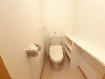 【トイレ】 | ソレアードⅠ | 清潔感のあるトイレです