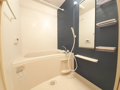 【浴室】 | サウスローレル | きれいなお風呂です