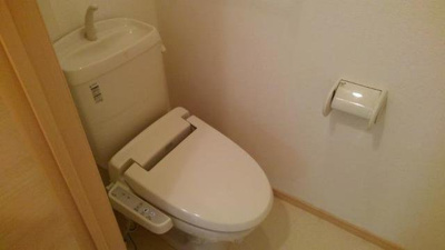 【トイレ】 | ノイ・フリーデＢ | 清潔感のあるトイレです