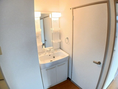 【洗面所】 | アメニティハイム | 忙しい朝には欠かせない洗面所です