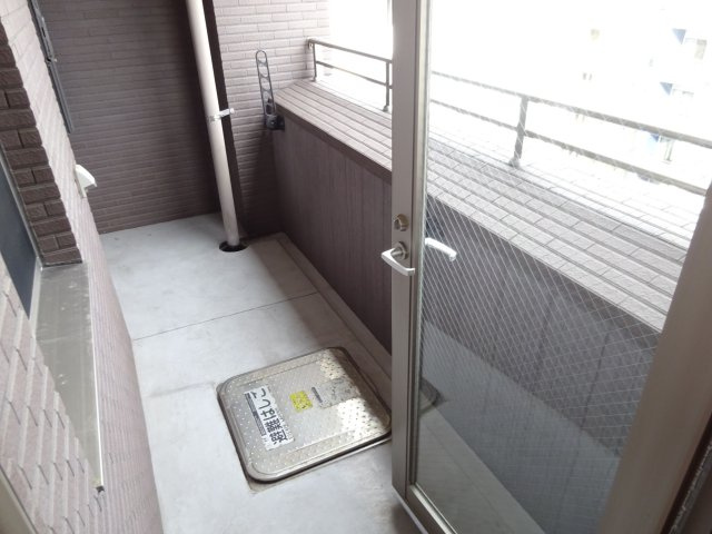 アクタス大手門IIのバルコニー
