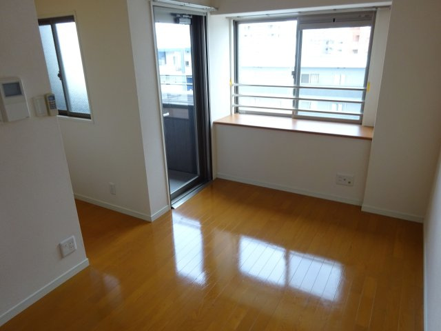 アクタス大手門IIの居間・リビング