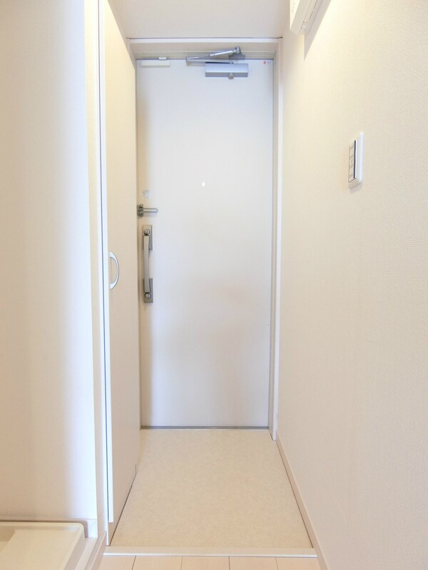 リブリ・スカイブルー ライズの玄関|きれいな玄関です