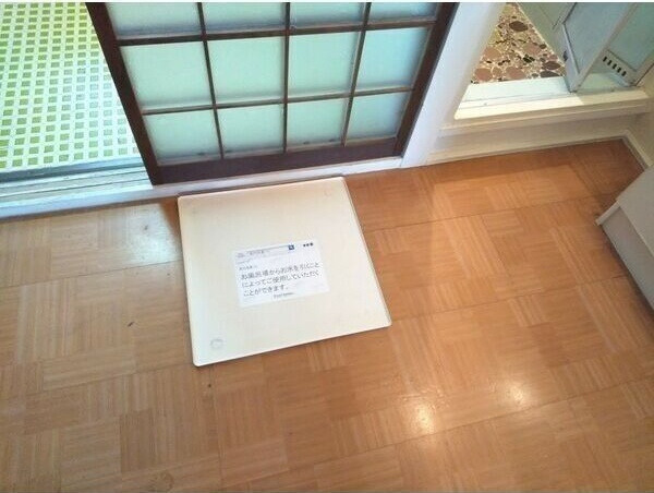 コンラッド長瀬の玄関