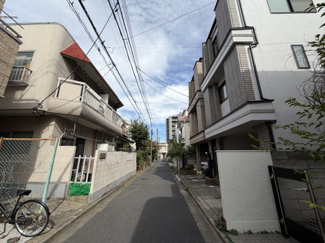 【前面道路含む現地写真】