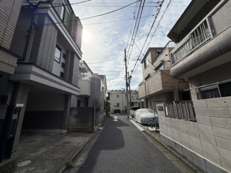 【前面道路含む現地写真】