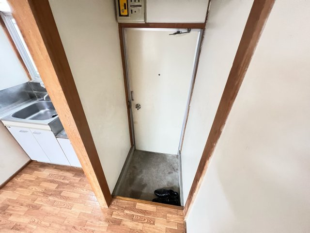 コーポMAKIの玄関