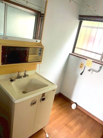 桐生市堤町眺めの良い戸建の洗面所