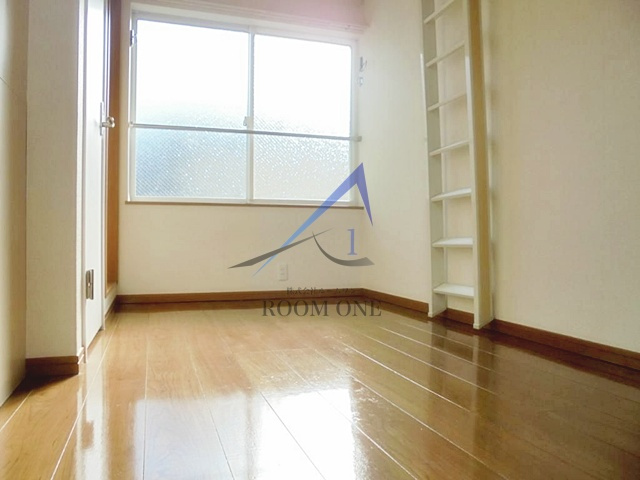 レジデンス本町の居間・リビング|洋室のお部屋です。