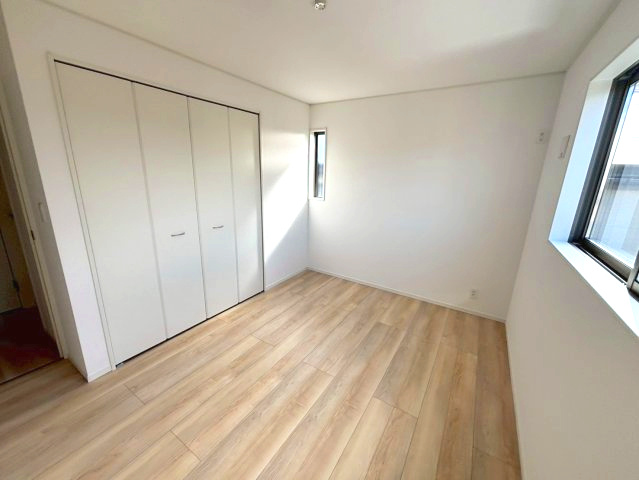 西陵2丁目　新築戸建ての洋室
