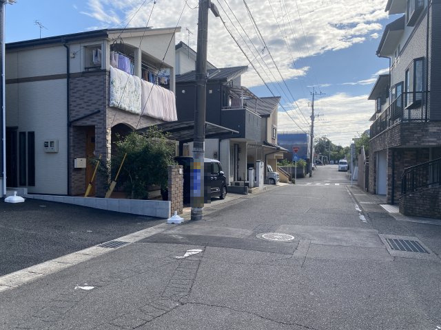 西陵2丁目　新築戸建ての前面道路含む現地写真