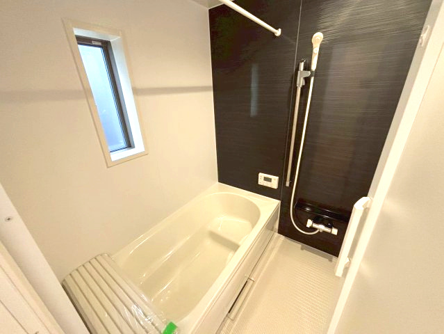 西陵2丁目　新築戸建ての浴室