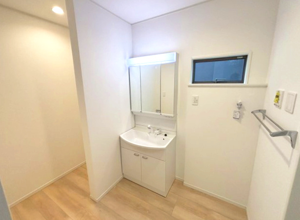 西陵2丁目　新築戸建ての独立洗面台