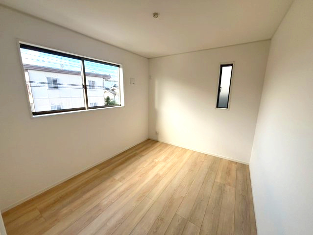 西陵2丁目　新築戸建ての洋室