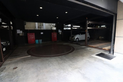 【駐車場】 | メゾン・ド・ノブレ | 駐車場があるので、車を買う予定の方も安心です