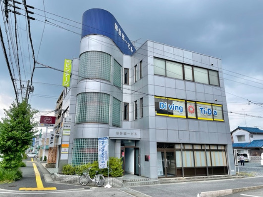 草津市野村２丁目の店舗事務所の外観