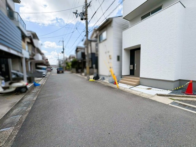 鶏冠井町沢ノ東の前面道路含む現地写真