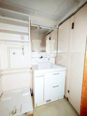 【洗面所】 | わらびユーアイハイツ | スペースが確保できる洗面所です