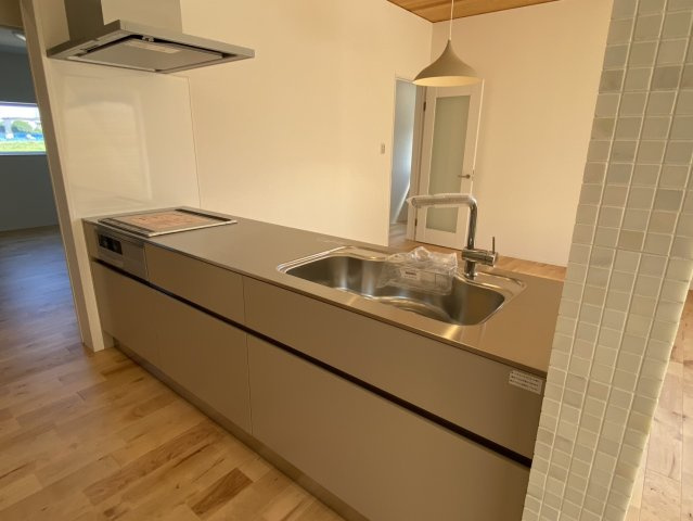 西条市飯岡　中古住宅のキッチン