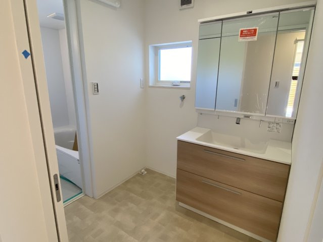 西条市飯岡　中古住宅の脱衣所