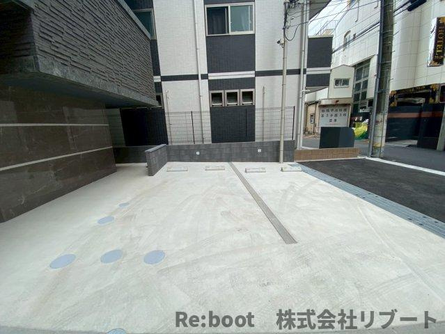 Alivis船橋Eastの駐車場