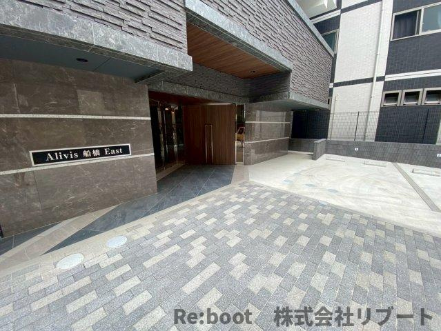 Alivis船橋Eastのエントランス