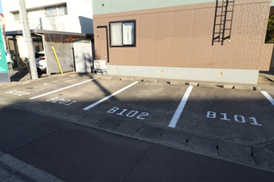 【駐車場】 | Vine-Yaed Bloom(ヴァインヤードブルーム)