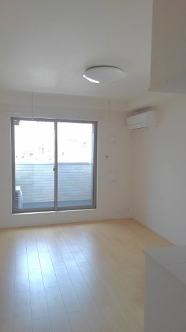 ネオサニーＶ　　刈谷市近郊の賃貸はクラスホームの居間・リビング|ゆったりとしたリビングです