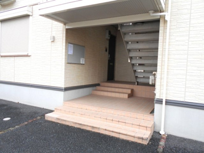 【エントランス】 | ベルフルール | 落ち着いたエントランスです