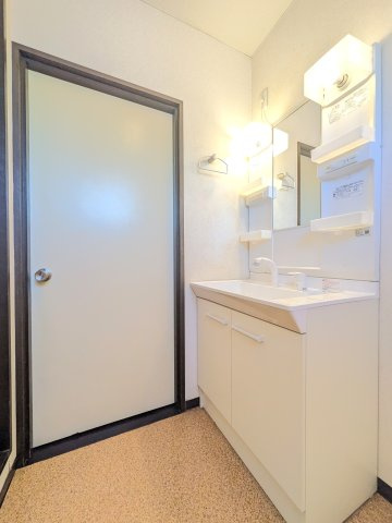 プルミエールBの独立洗面台